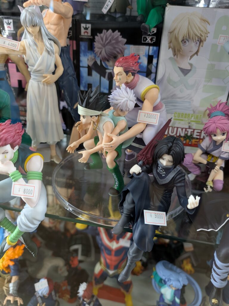 action figure depicting volleyball scene form Hunter x Hunter